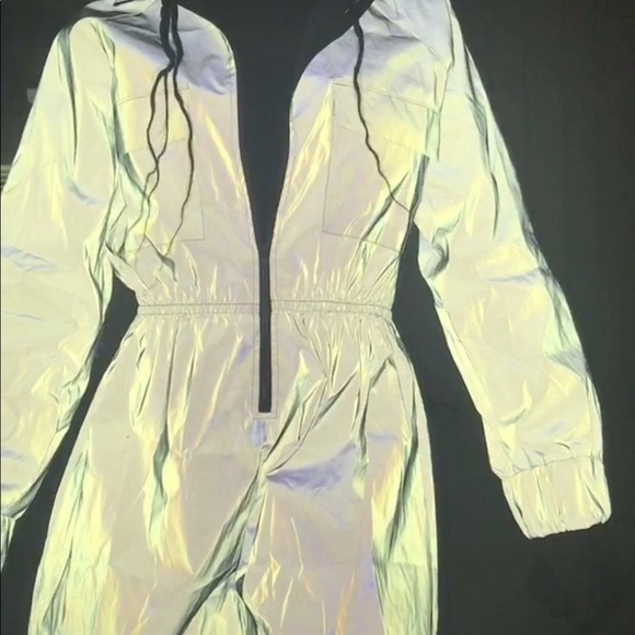 SOLD ✅ REFLECTIVE HOLOGRAPHIC ROMPER - Picture 4 of 5